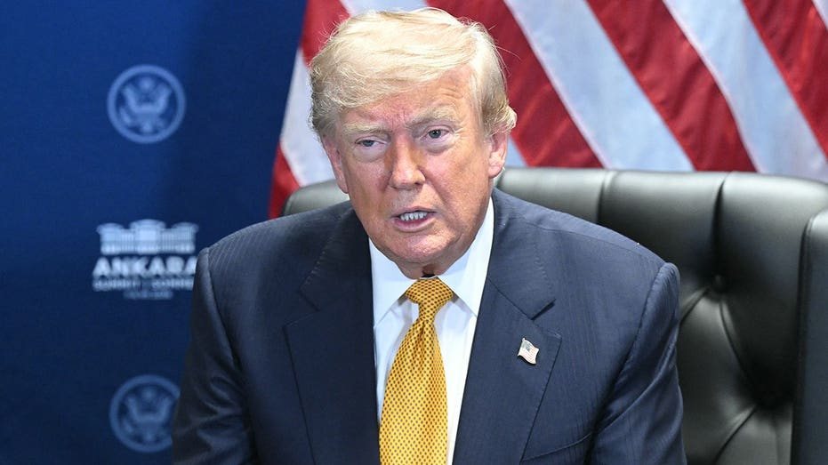 Trump Warns US Would 'Decimate and Destroy' Iran Over Assassination Attempt