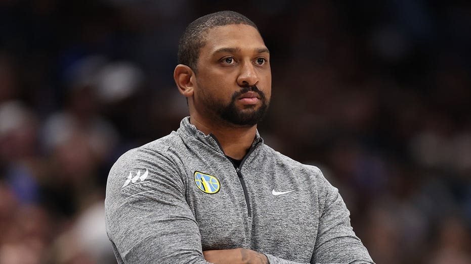 Chicago Sky coach Tyler Marsh criticizes WNBA officiating after Kamilla Cardoso gets zero free throws