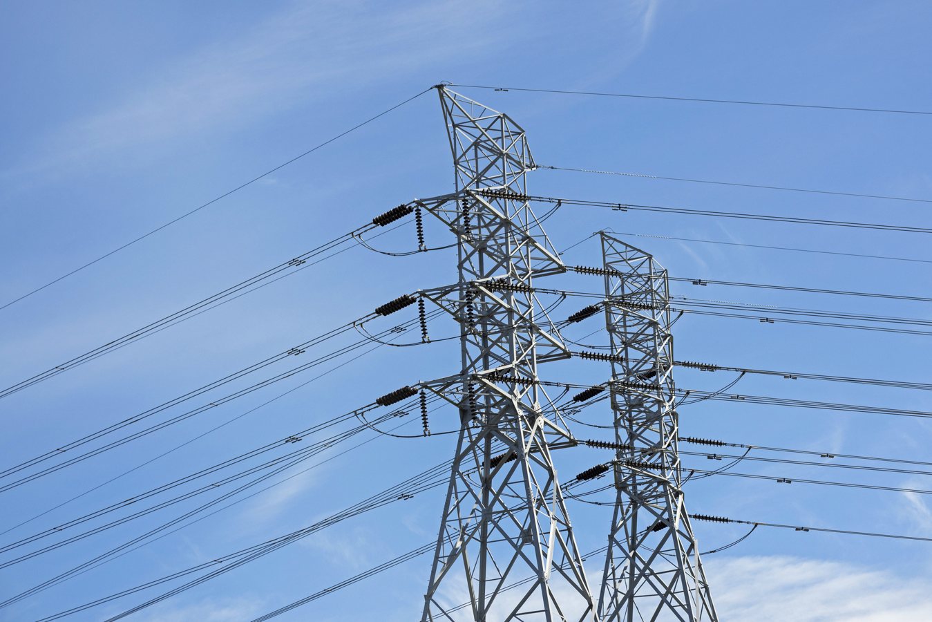 Democrats Urged to Focus on Energy Costs and Clean Power in 2026 Campaigns