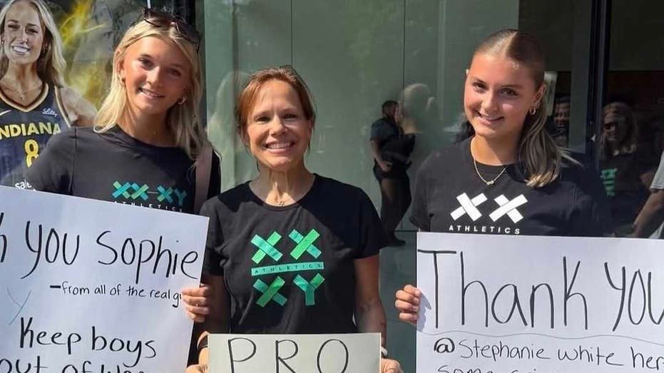 Softball player says protester at Sophie Cunningham rally told her she «should've been aborted»