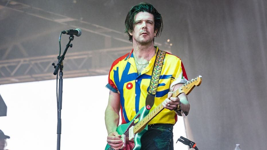 Modest Mouse Drops Guitarist Simon O'Connor Over Inappropriate Messages to a Minor