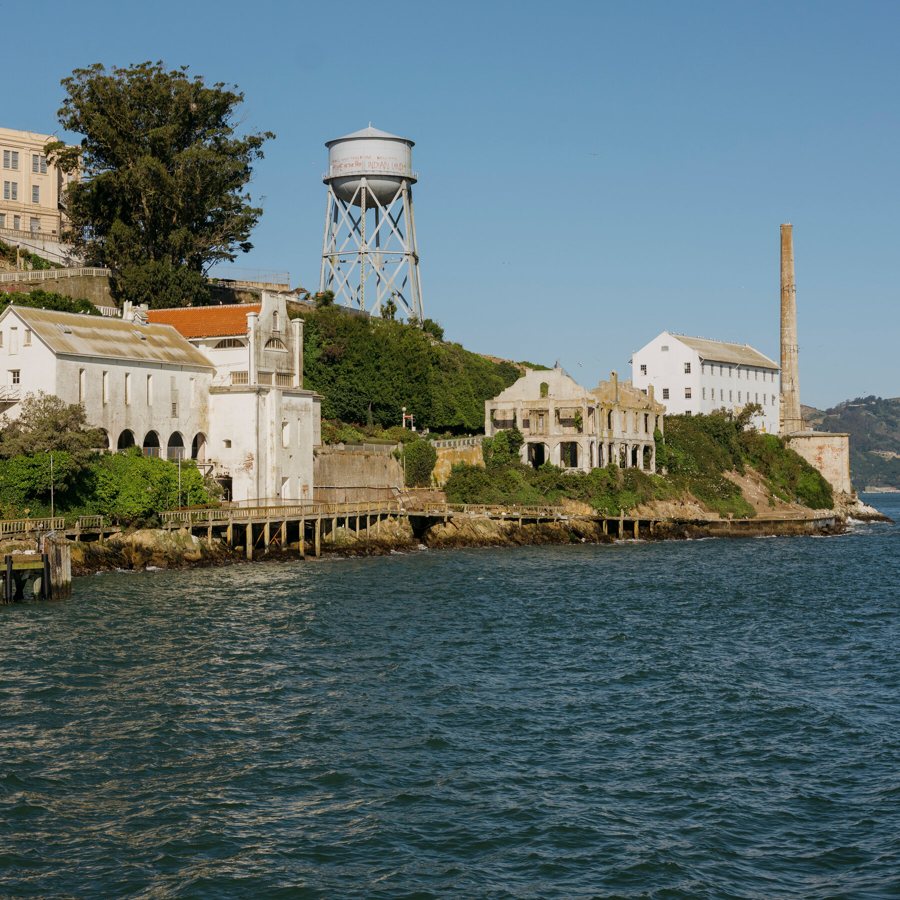 One Dead, Three Missing After Pontoon Boat Capsizes Near Alcatraz Island