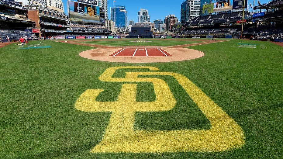 Padres Favored Over Giants as Robbie Ray Faces Likely Final Start Before Trade Deadline